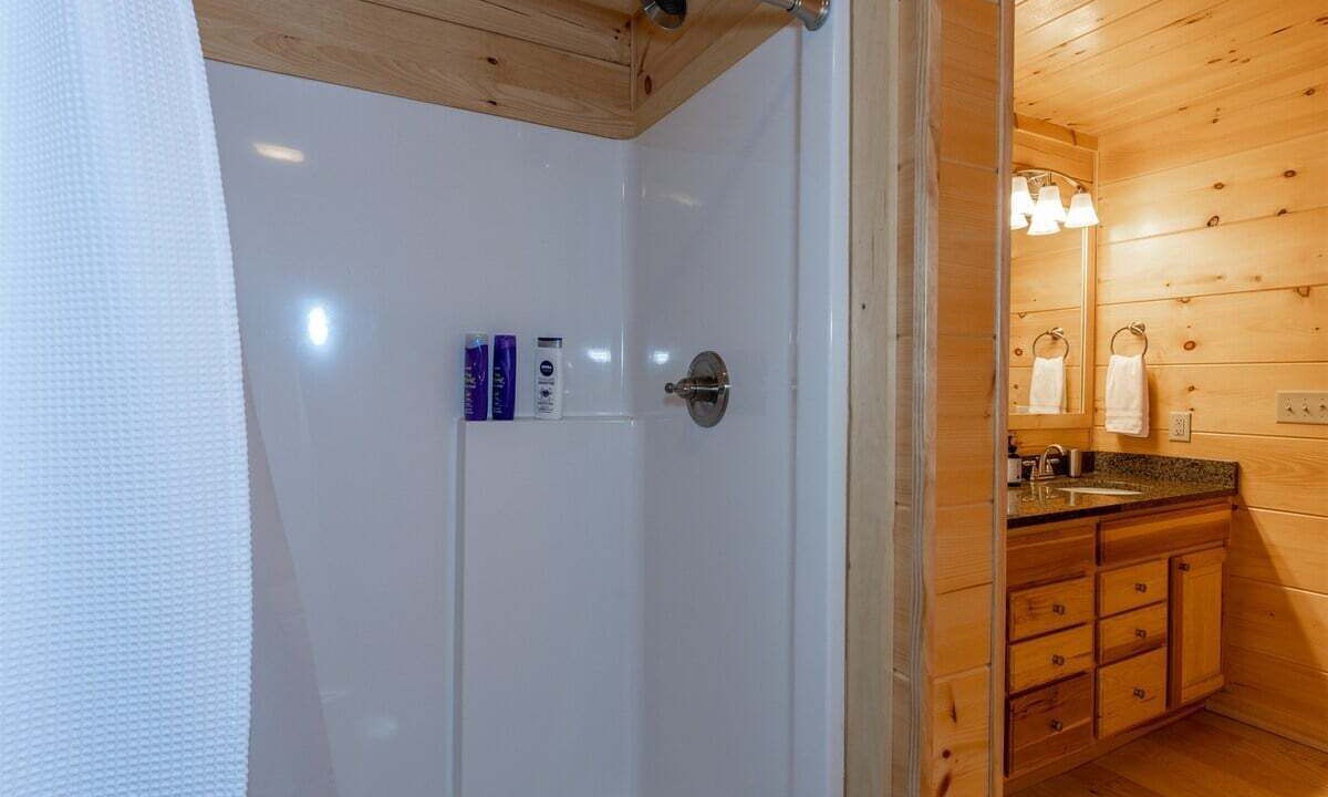 Photo of Bathroom in Cedar Mountain