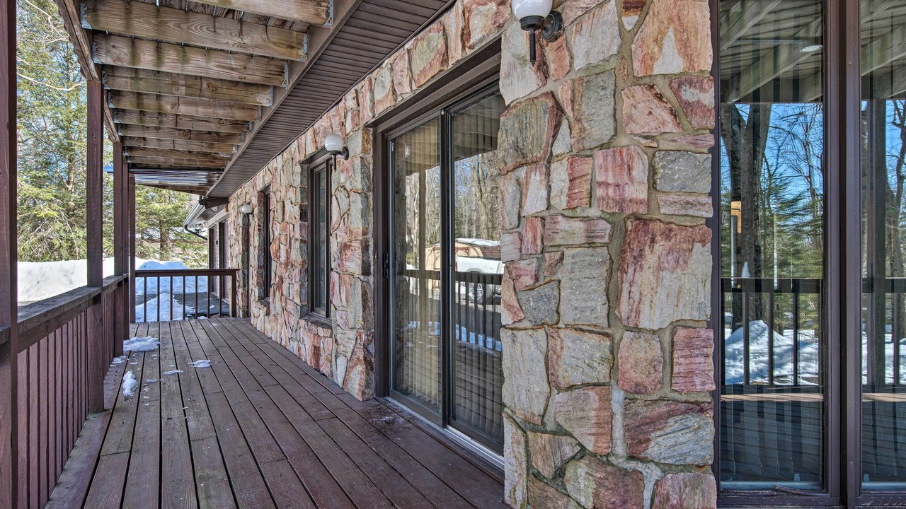 Photo of Patio Balcony in Briar Crest Woods