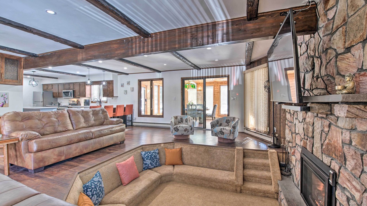 Photo of Livingroom in Briar Crest Woods