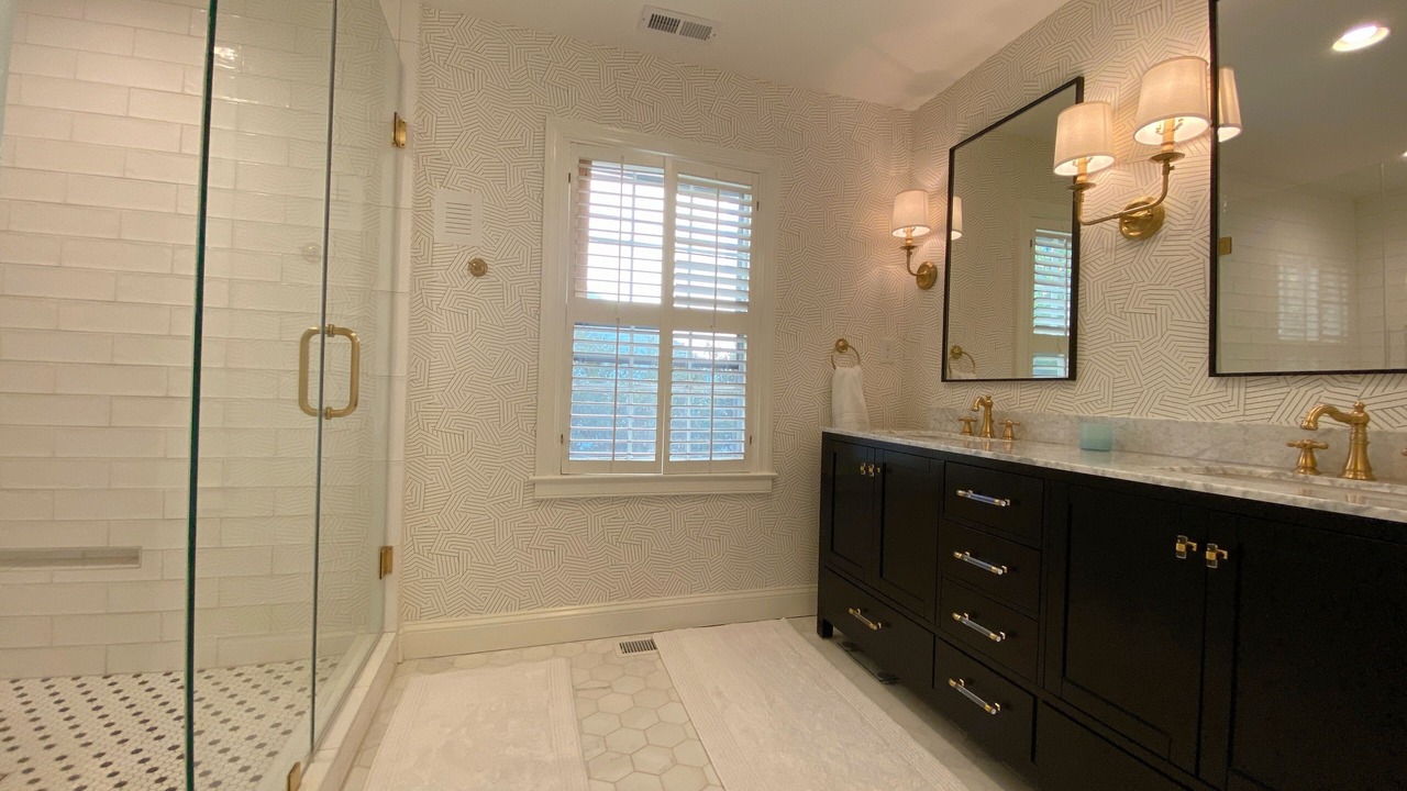 Photo of Bathroom in Old Irving Park