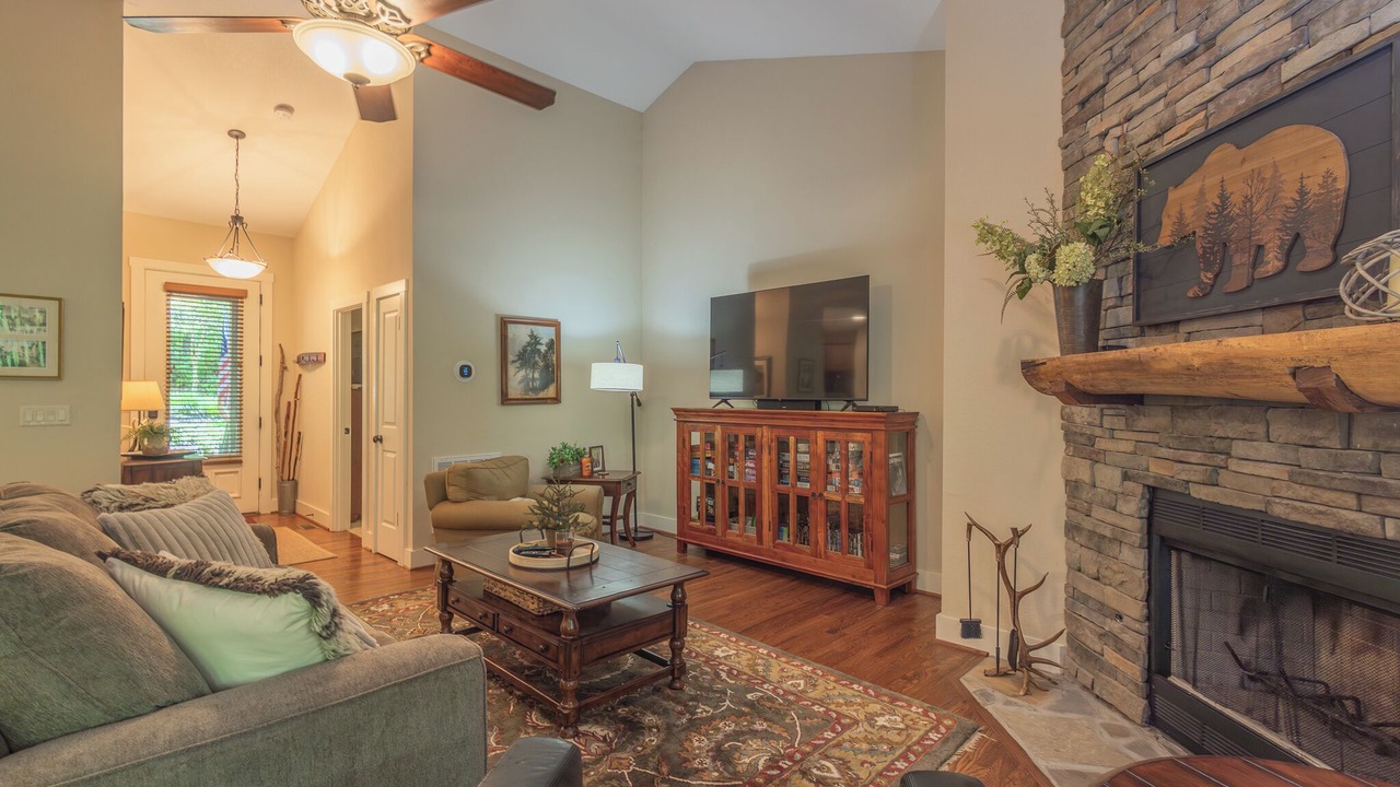 Photo of Livingroom in Bear Lake Reserve