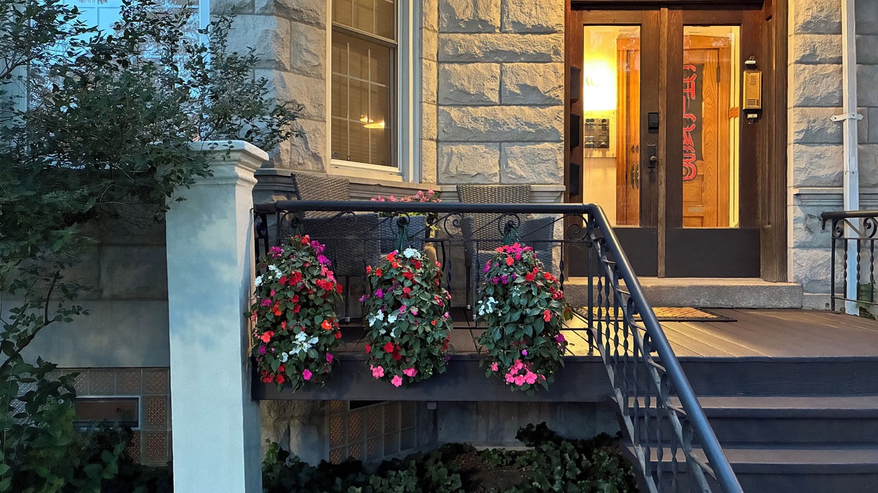 Photo of Outdoor in Wrigleyville