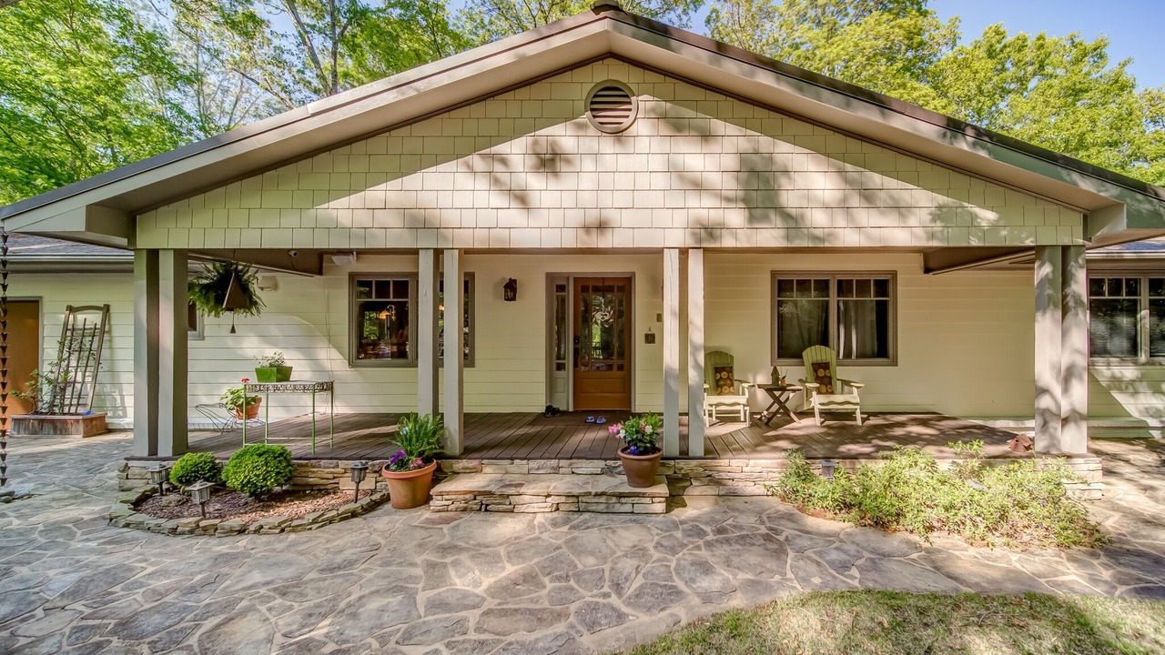 Photo of Outdoor in Woodstock