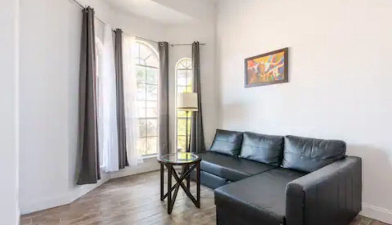 Photo of Livingroom in Round Rock