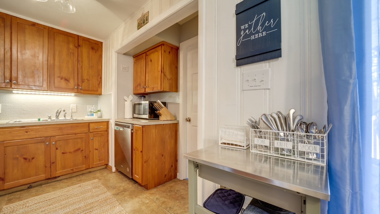 Photo of Kitchen in Lake Junaluska