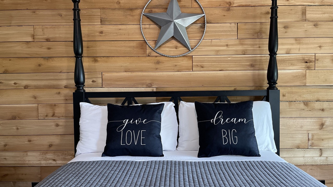 Photo of Bedroom in Whitney