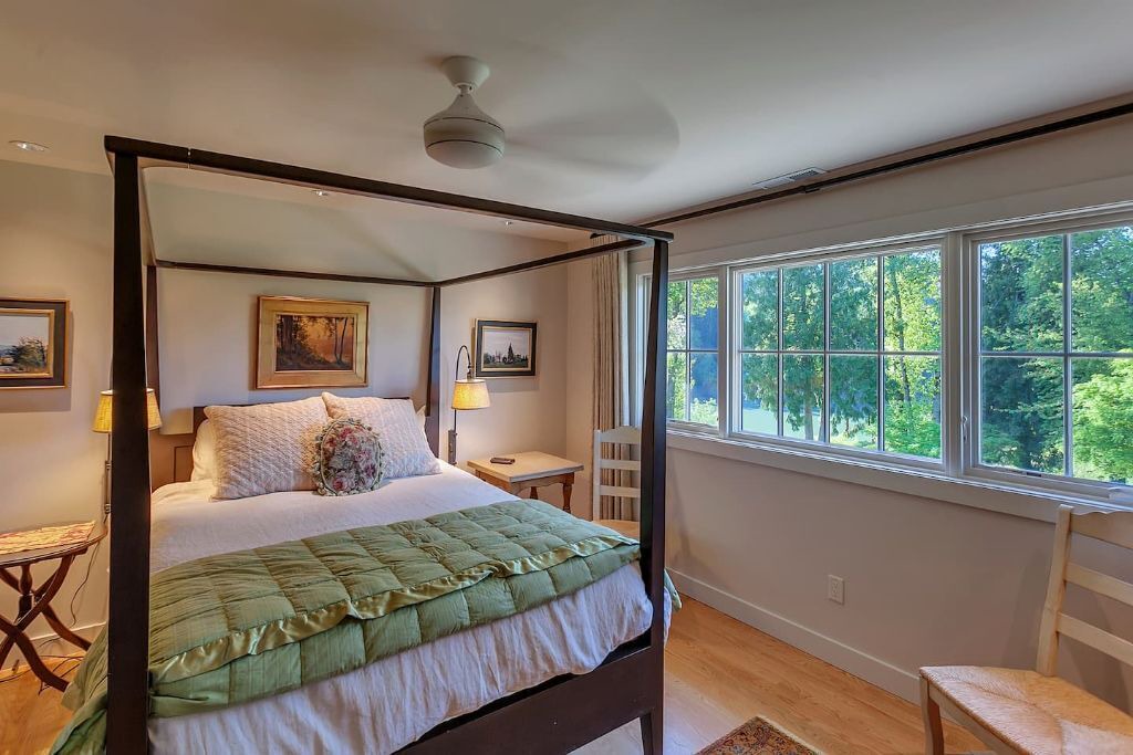 Photo of Bedroom in Newberg