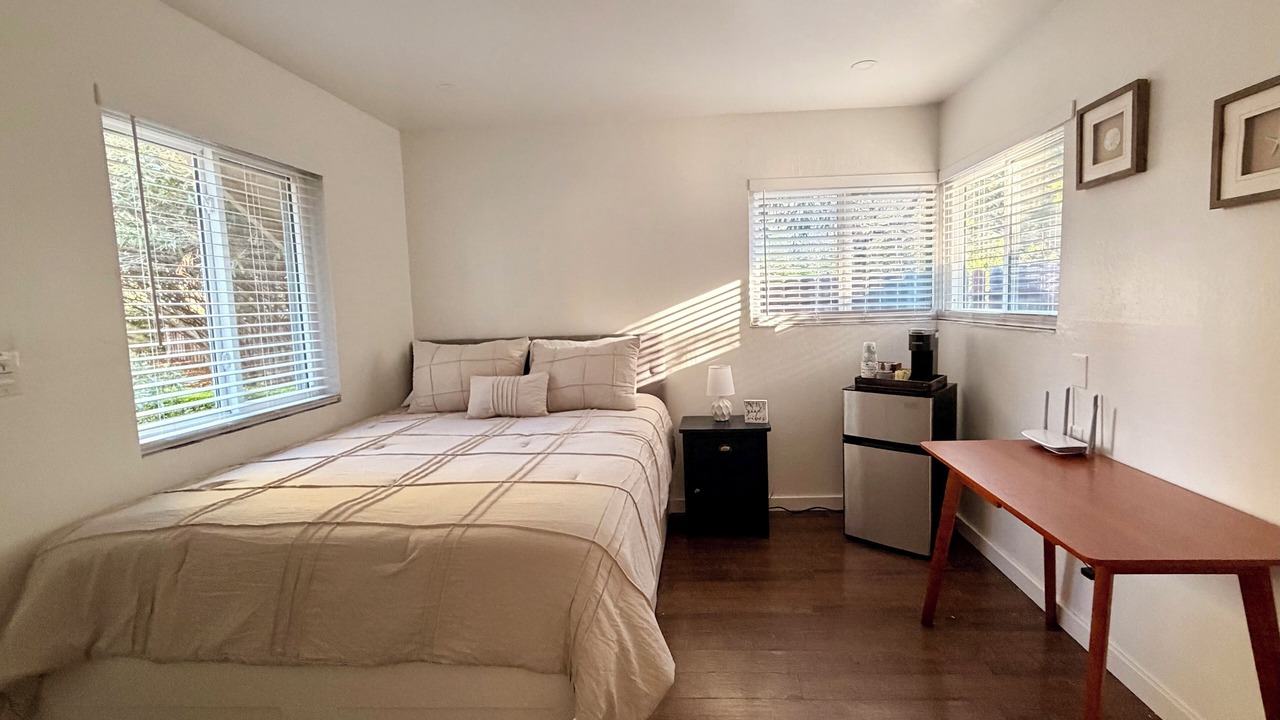 Photo of Bedroom in Old Mountain View