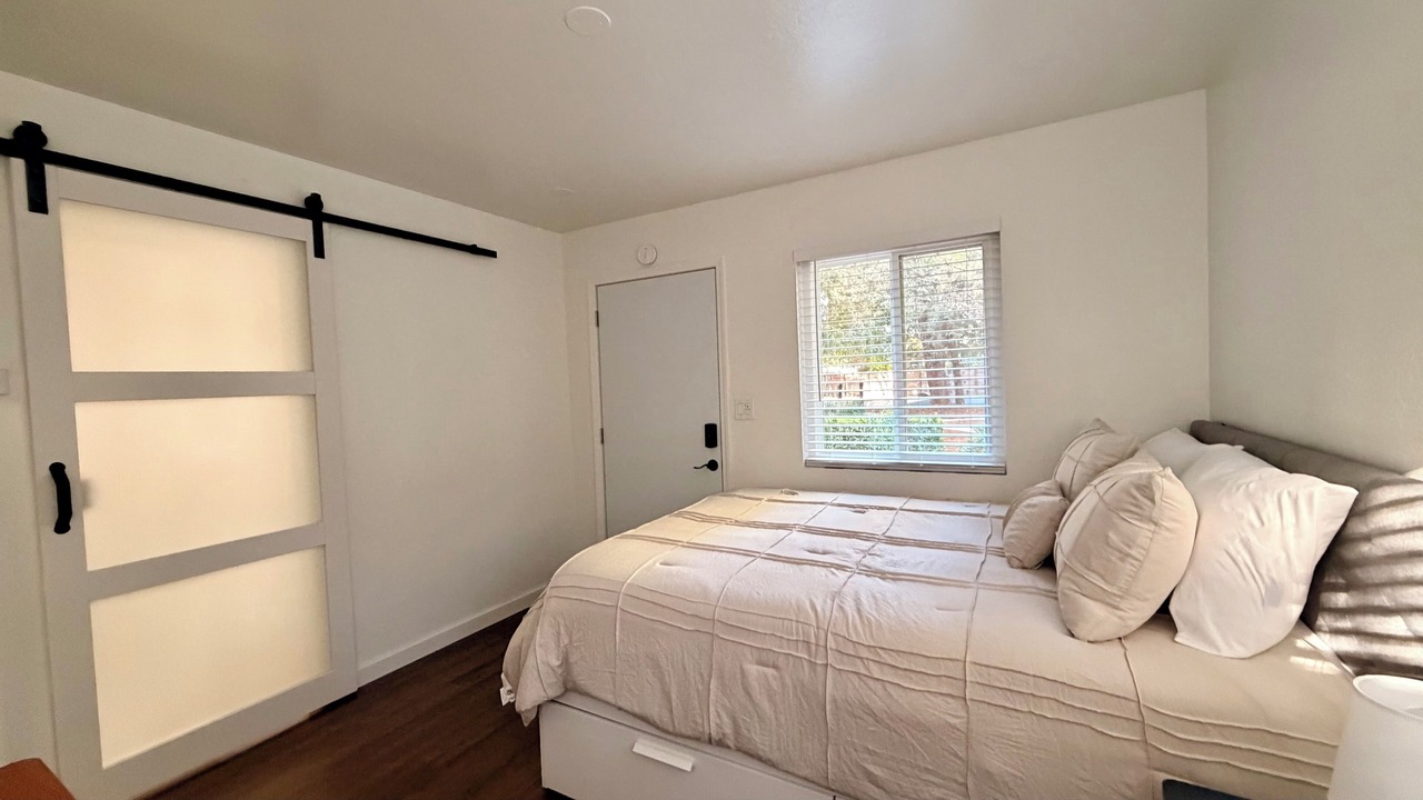 Photo of Bedroom in Old Mountain View