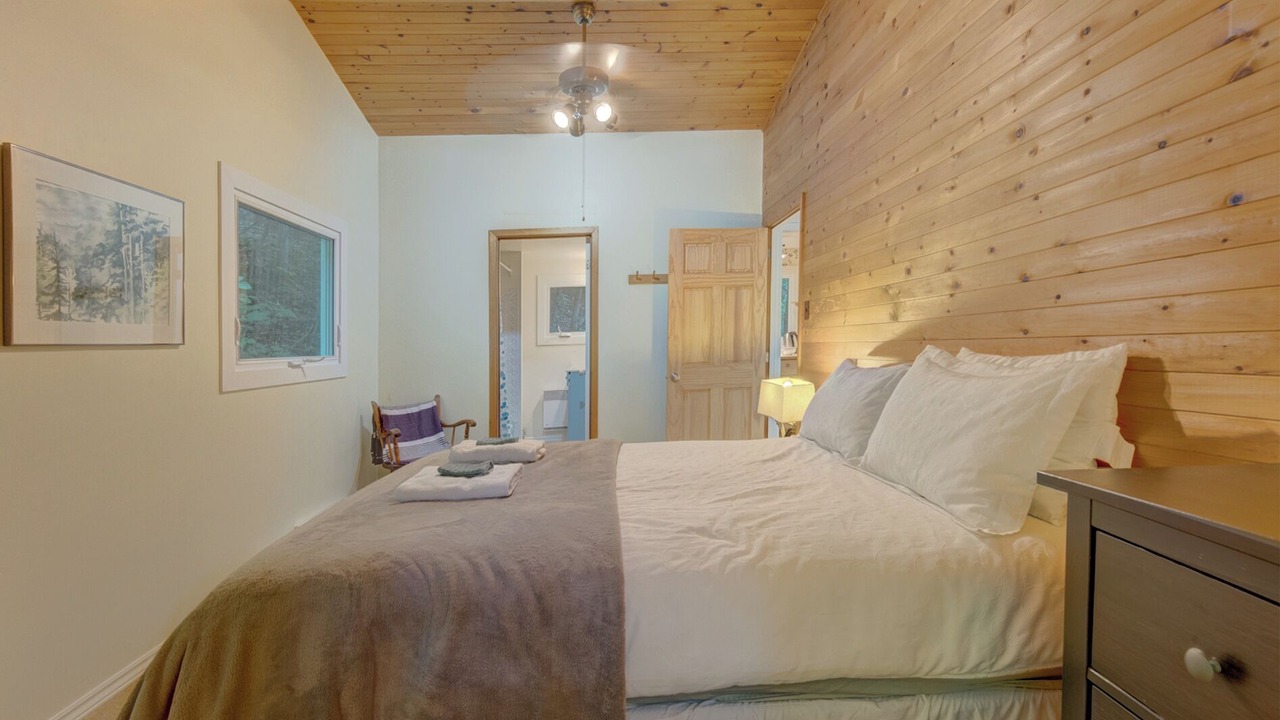 Photo of Bedroom in Mont Ste. Marie