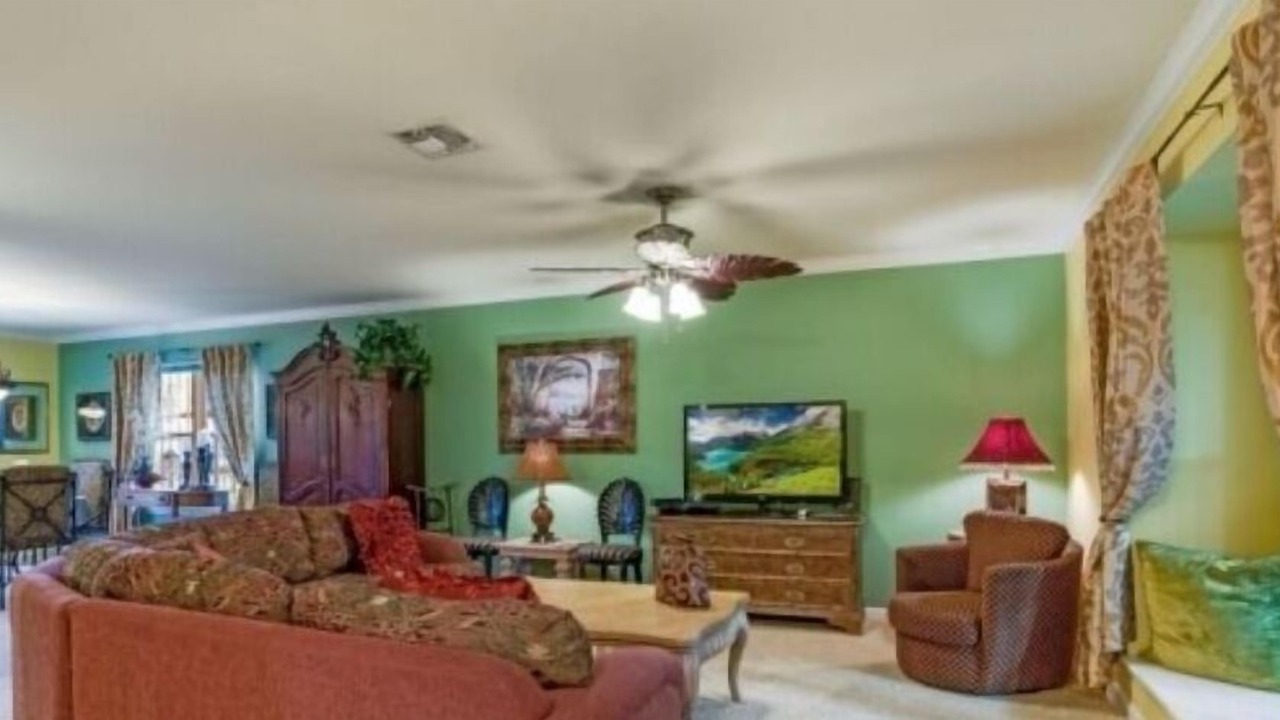 Photo of Livingroom in Hidden Creek