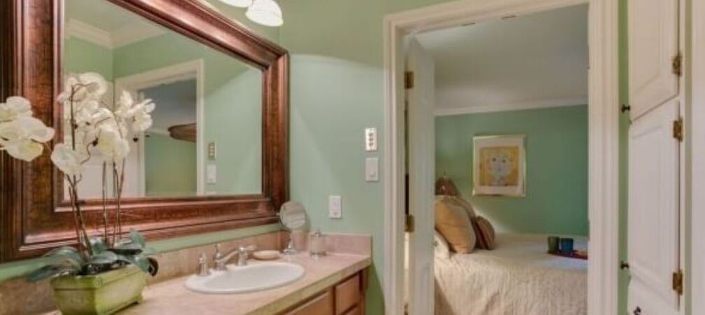 Photo of Bathroom in Hidden Creek