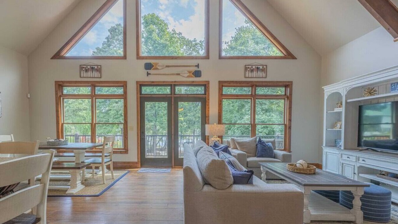 Photo of Livingroom in Reed Creek