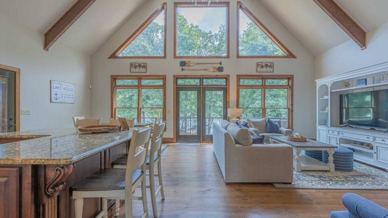 Photo of Livingroom in Reed Creek