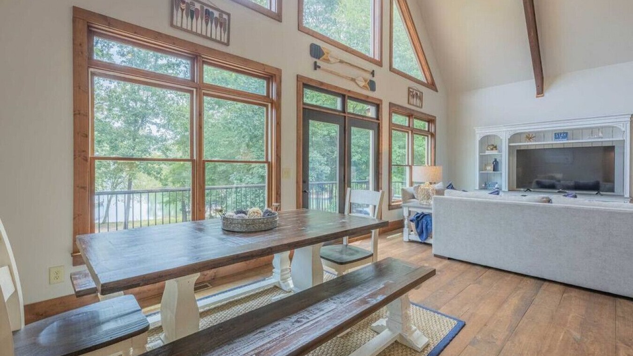 Photo of Livingroom in Reed Creek