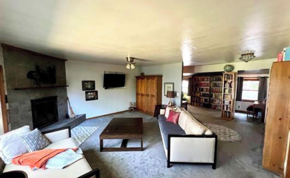 Photo of Livingroom in Bloomington