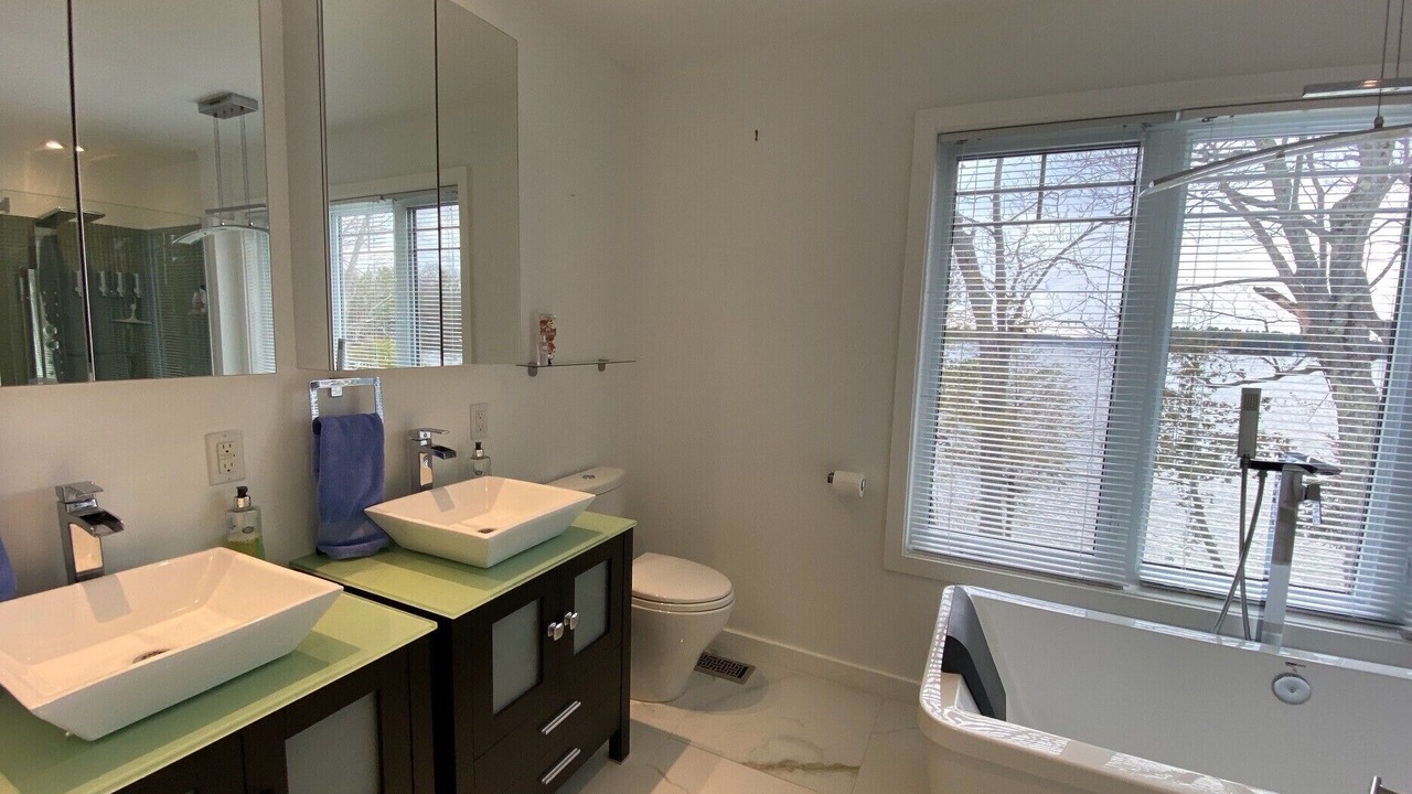 Photo of Bathroom in Muskoka Lakes