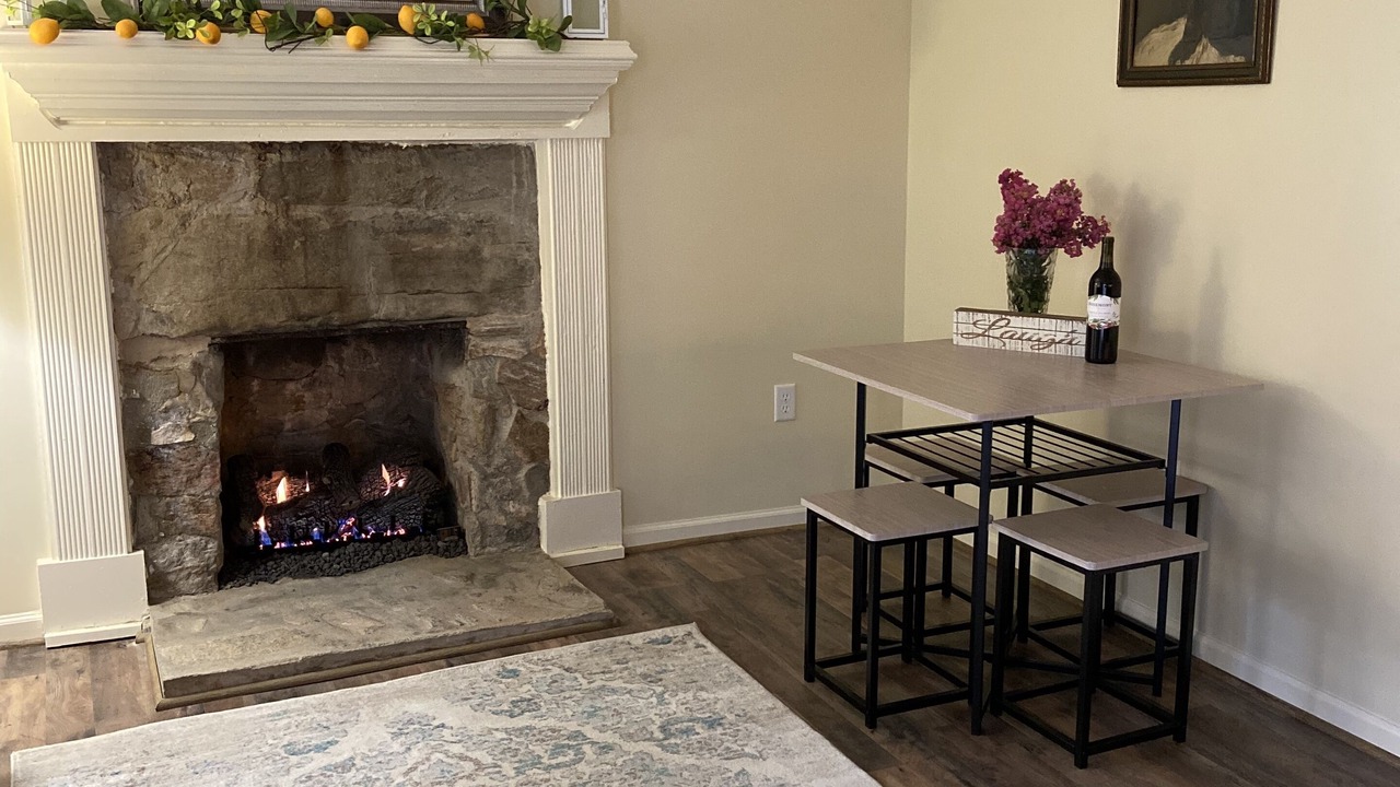 Photo of Livingroom in Lawrenceville