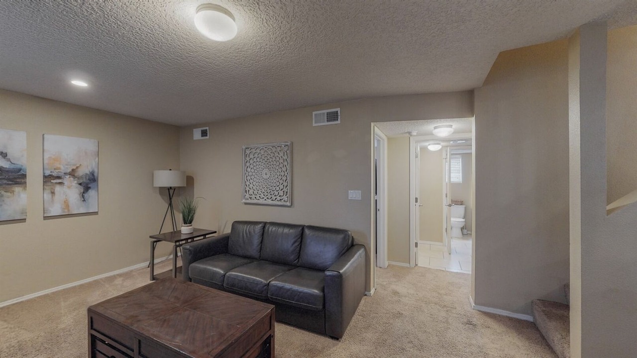 Photo of Livingroom in Heritage Hills
