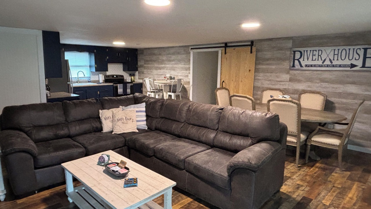 Photo of Livingroom in Lenox