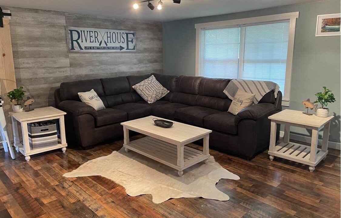 Photo of Livingroom in Lenox