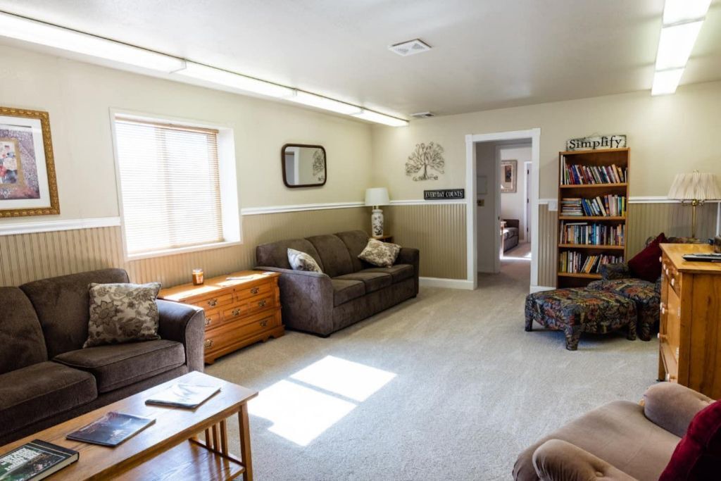 Photo of Livingroom in Midvale