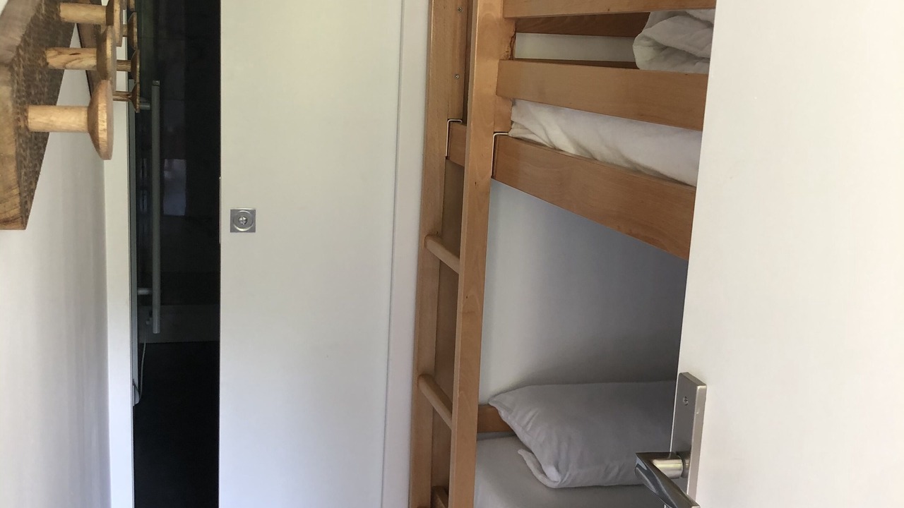 Photo of Bedroom in Genos