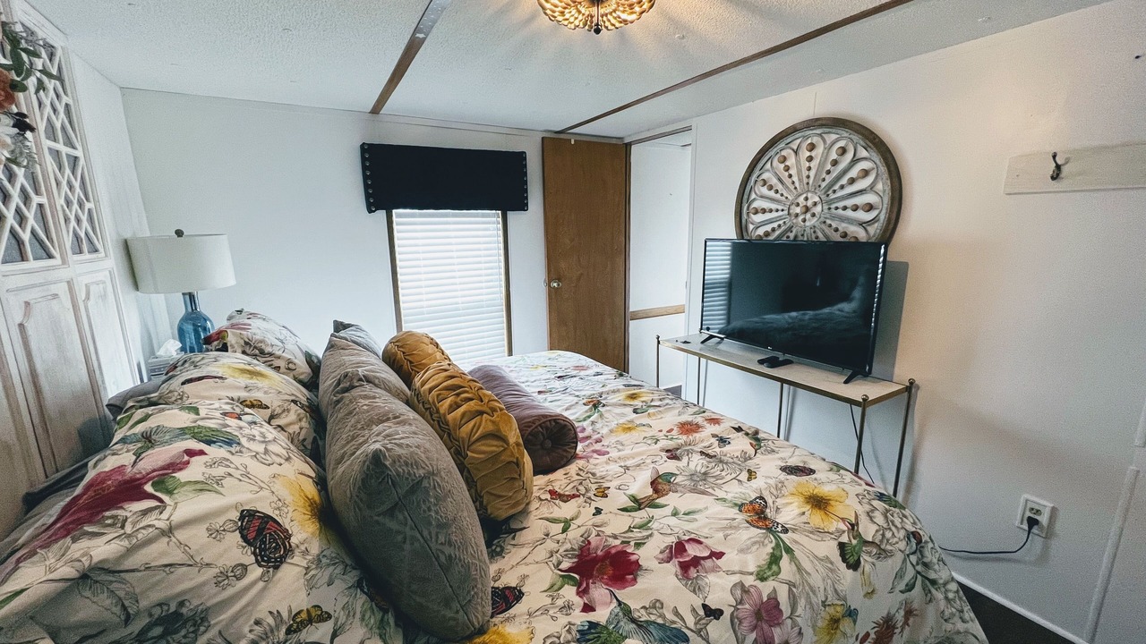 Photo of Bedroom in Cape Vincent