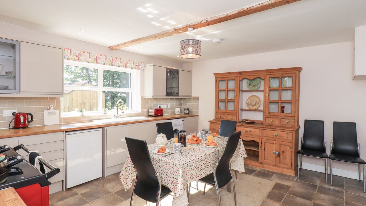 Photo of Others in Wing