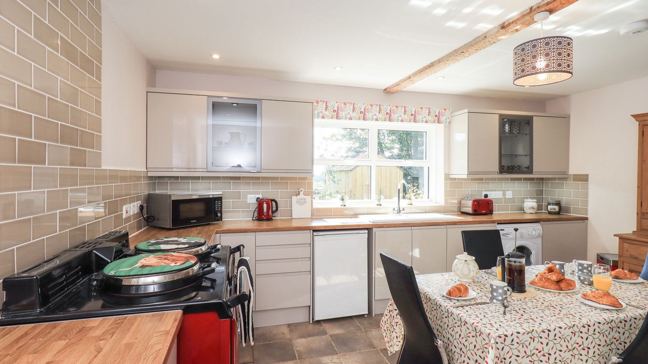 Photo of Kitchen in Wing