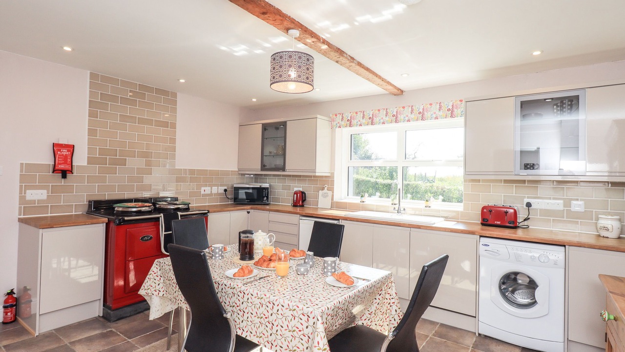 Photo of Kitchen in Wing