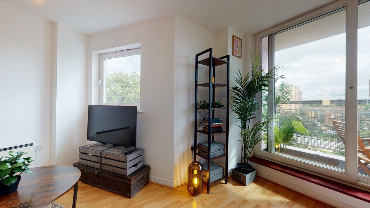 Photo of Livingroom in Hackney Central