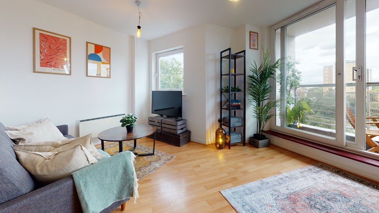 Photo of Livingroom in Hackney Central