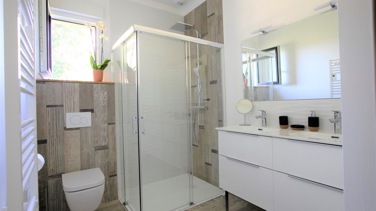 Photo of Bathroom in Malemort-sur-Correze