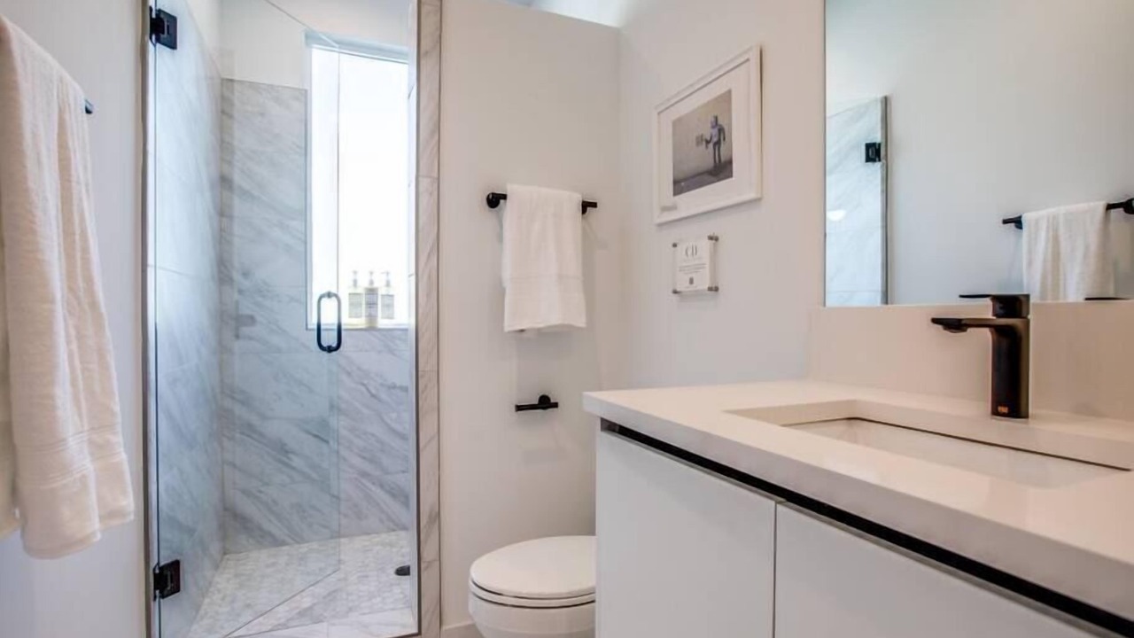 Photo of Bathroom in Knox - Henderson