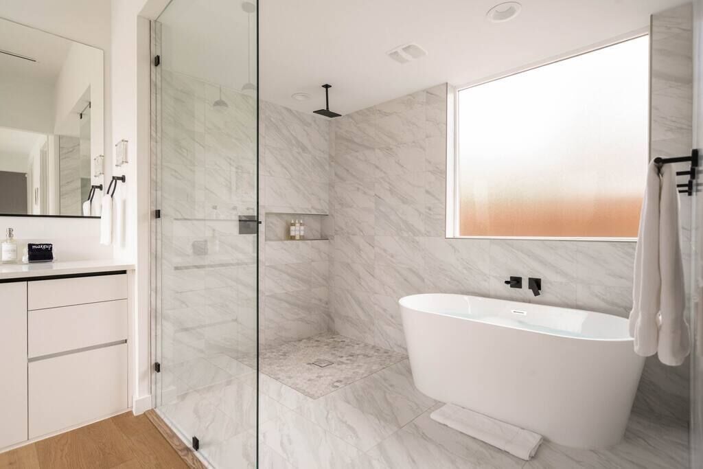 Photo of Bathroom in Knox - Henderson
