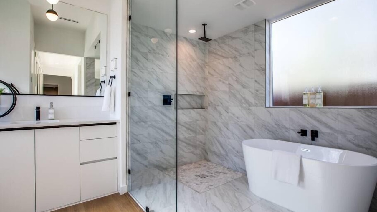 Photo of Bathroom in Knox - Henderson