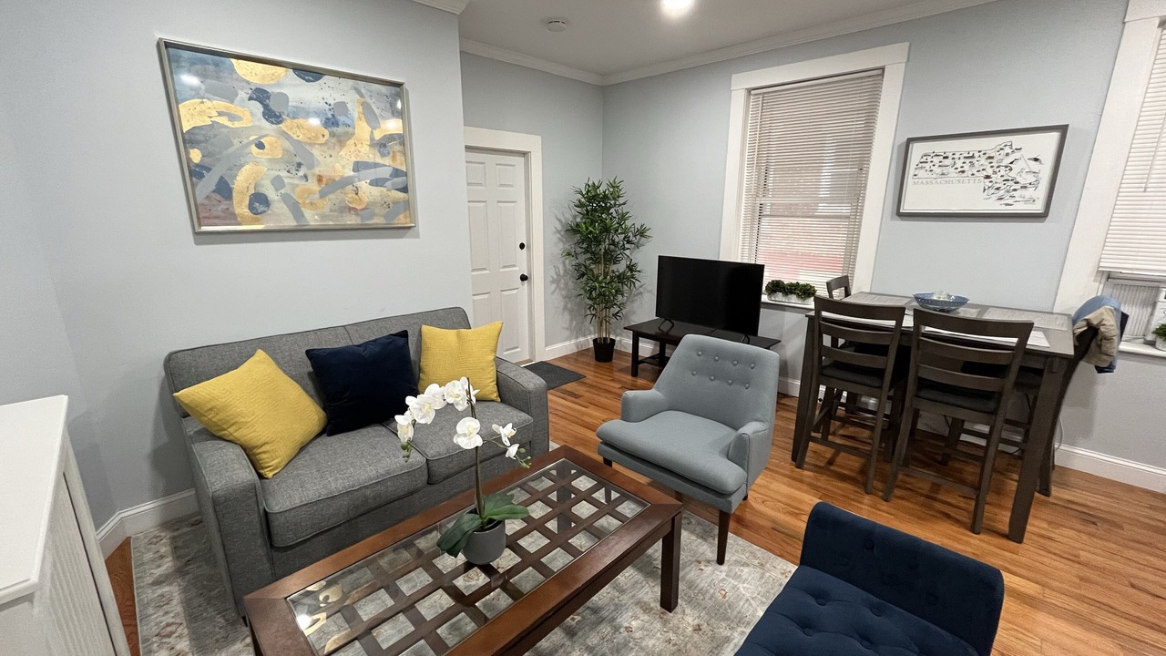 Photo of Livingroom in Packard's Corner