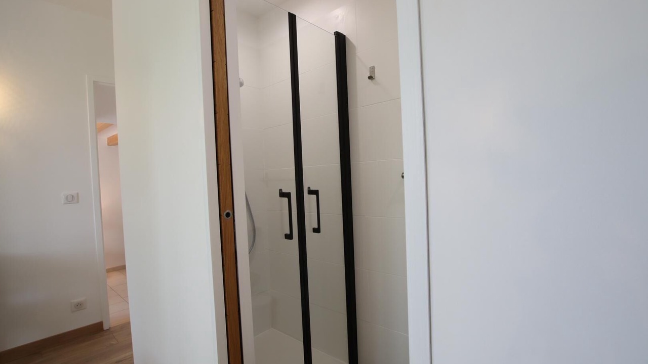 Photo of Bathroom in Sare