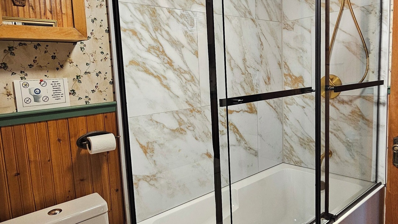 Photo of Bathroom in Rawdon
