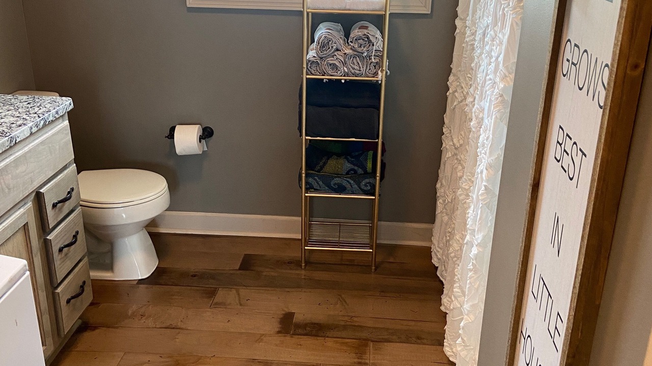 Photo of Bathroom in Counce