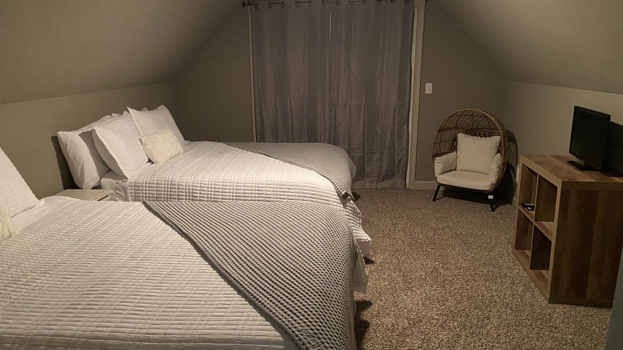 Photo of Bedroom in Counce
