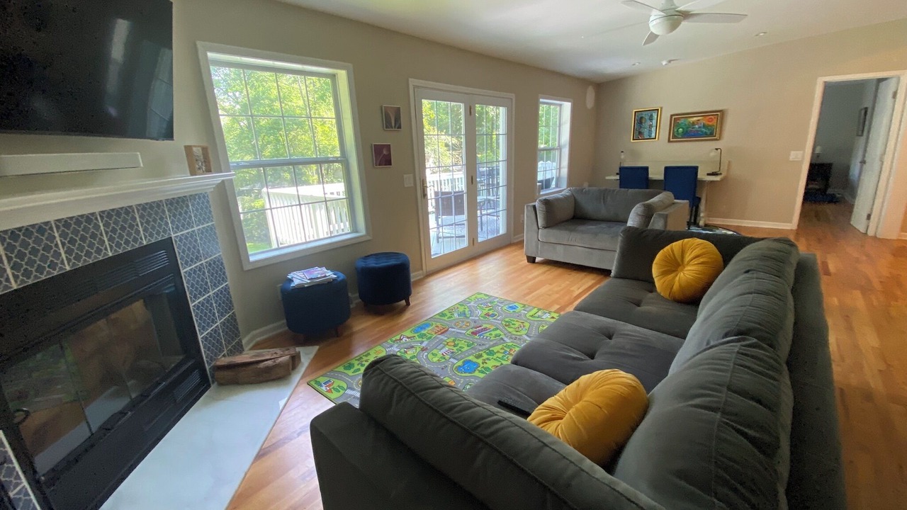Photo of Livingroom in Louisa