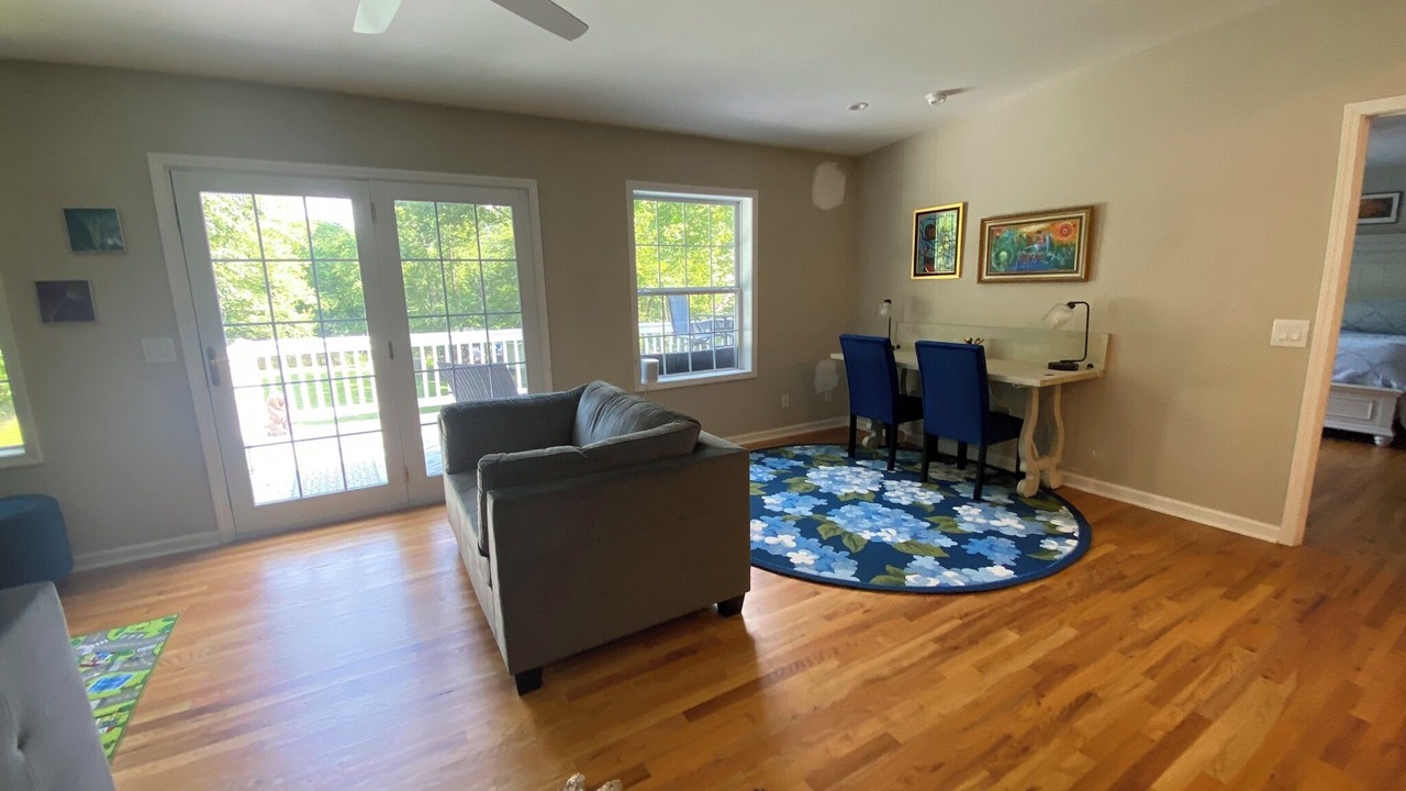 Photo of Livingroom in Louisa