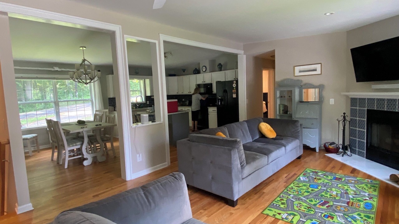 Photo of Livingroom in Louisa