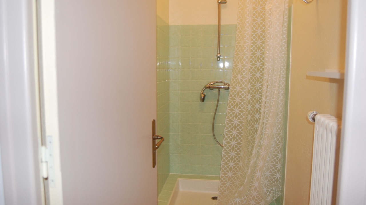 Photo of Bathroom in Saint-Claude