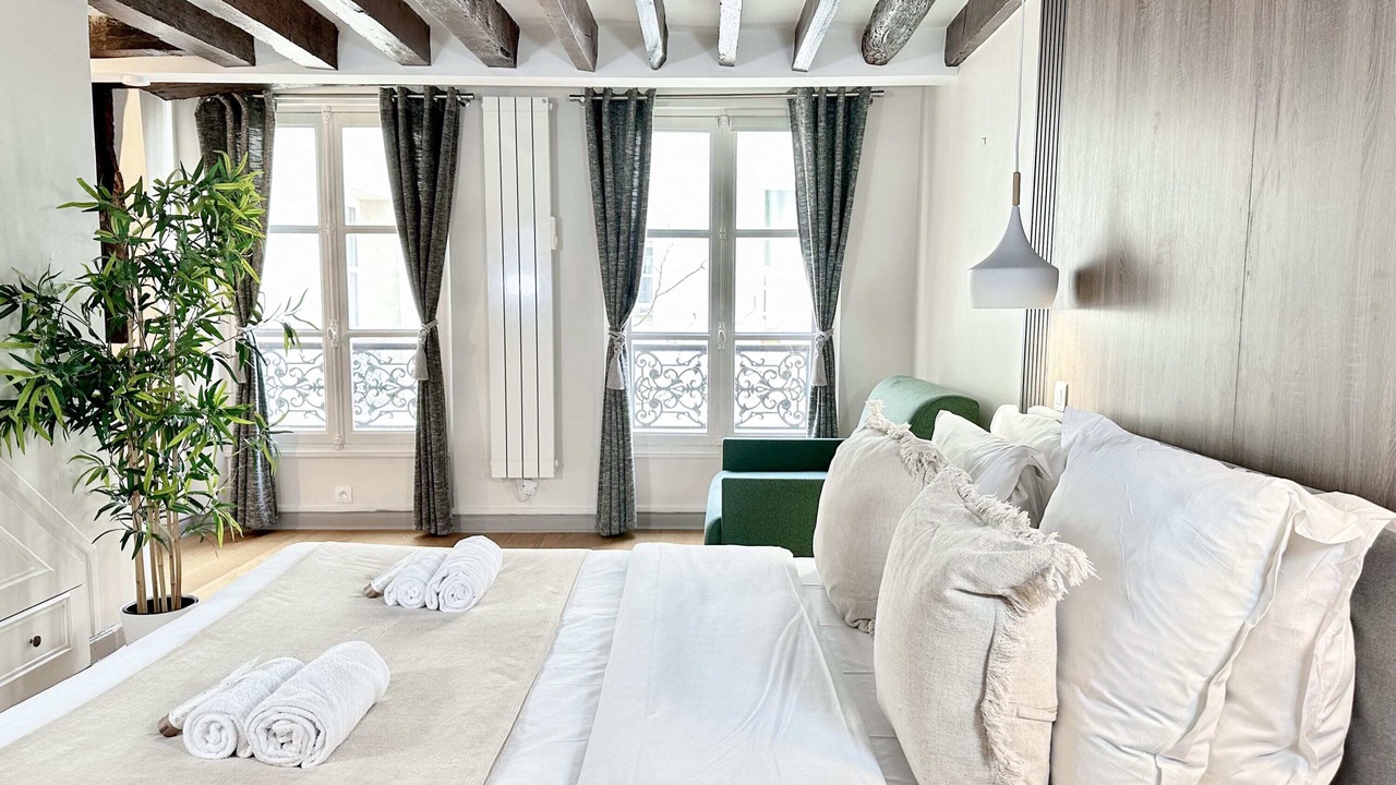 Photo of Bedroom in 6th Arrondissement
