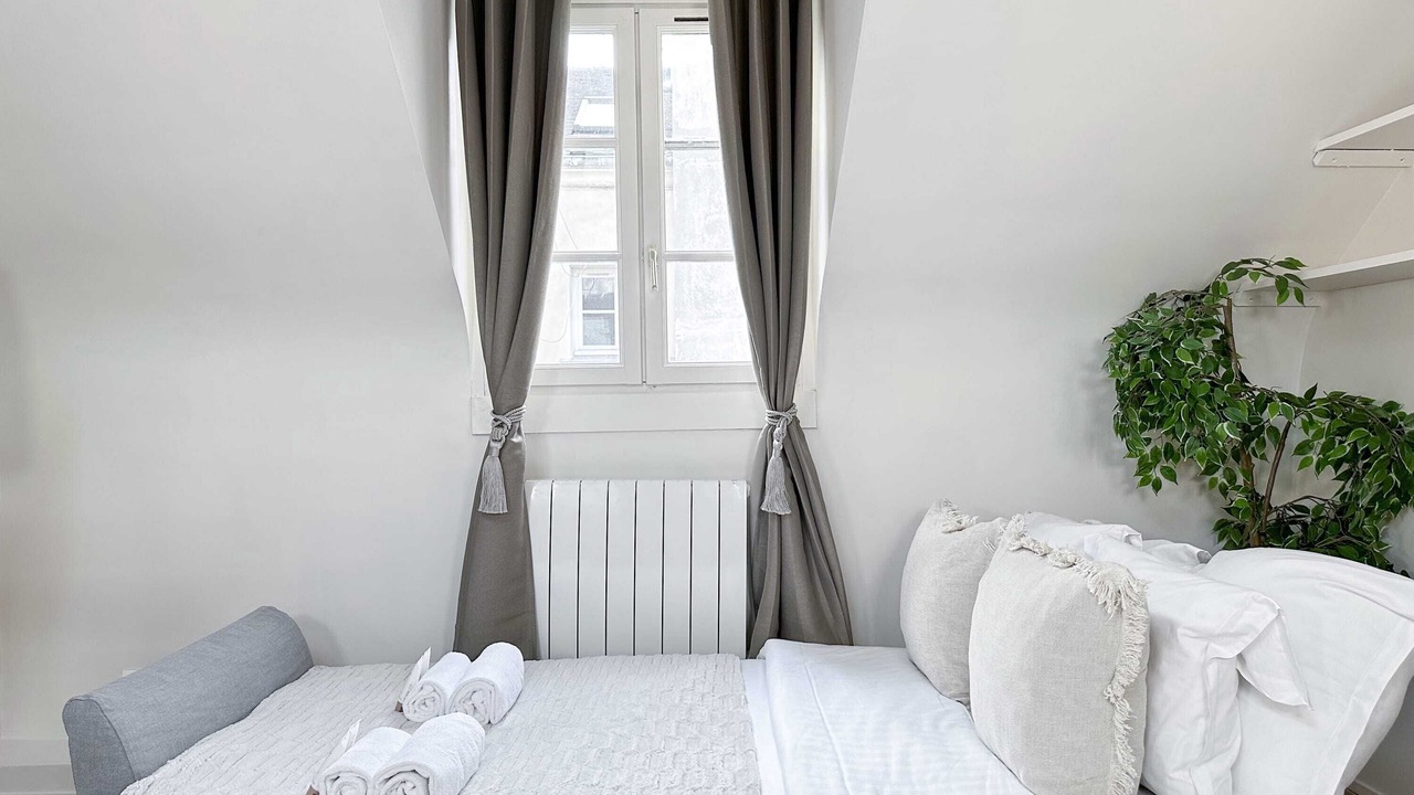 Photo of Bedroom in 6th Arrondissement