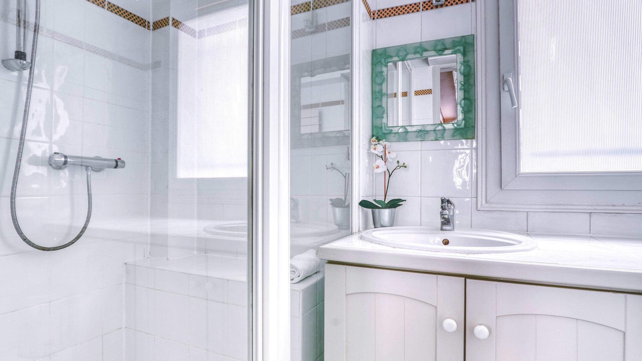 Photo of Bathroom in 6th Arrondissement