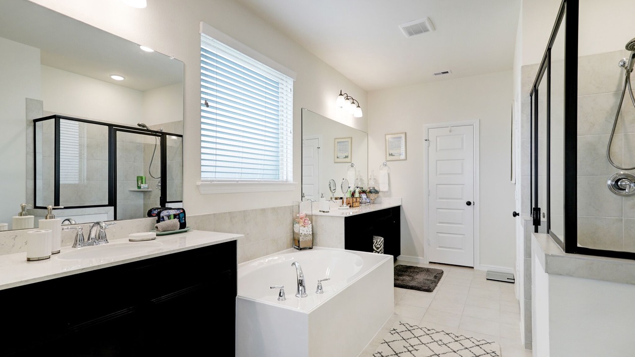 Photo of Bathroom in Clodine